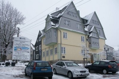 vollständig saniertes 3-geschossiges Wohnhaus
