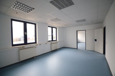 Attraktive Fertigungs-/Logistikhalle mit Büroflächen in Eisenach zu vermieten - Bahnanschluss