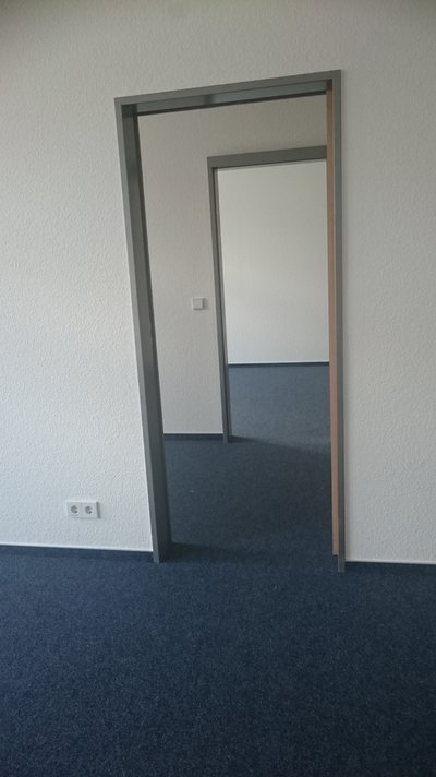 Schöne helle Büros in großem Bürogebäude 340 EG und 3.OG "West" zu vermieten