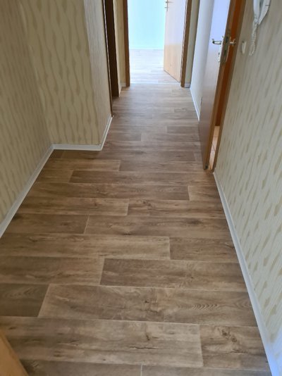 Drei-Raum-DG-Whg. mit großer Dachterrasse    (ME44)