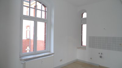 Helle Drei-Raum-Erdgeschoss-Wohnung im Reuß-Park   (MEB1.2)