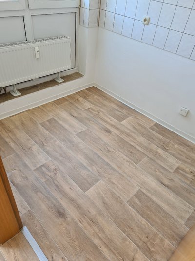 Drei-Raum-DG-Whg. mit großer Dachterrasse    (ME44)