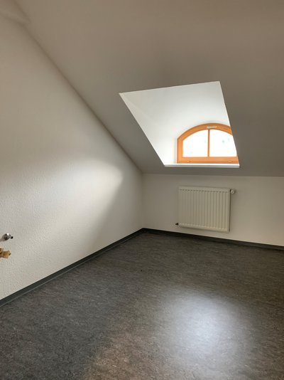 Attraktive, helle Büroeinheit im DG des Gebäudes Forum 1 im Industriegebiet Rudolstadt-Schwarza