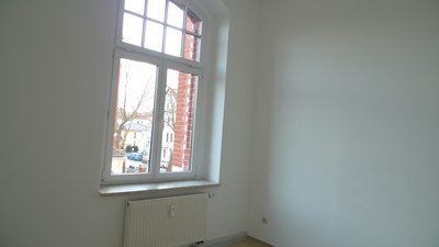 Helle Drei-Raum-Erdgeschoss-Wohnung im Reuß-Park   (MEB1.2)