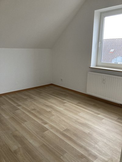 Wohnen im Dachgeschoss mit Balkon (ME22)