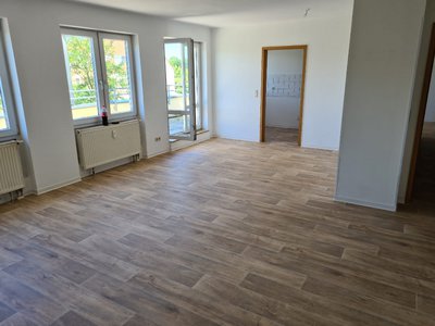 Drei-Raum-DG-Whg. mit großer Dachterrasse    (ME44)