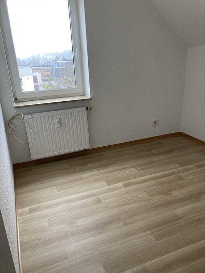 Wohnen im Dachgeschoss mit Balkon (ME22)