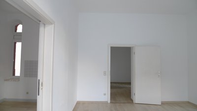 Helle Drei-Raum-Erdgeschoss-Wohnung im Reuß-Park   (MEB1.2)