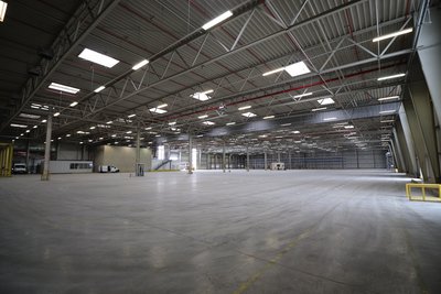 Attraktive Fertigungs-/Logistikhalle mit Büroflächen in Eisenach zu vermieten - Bahnanschluss