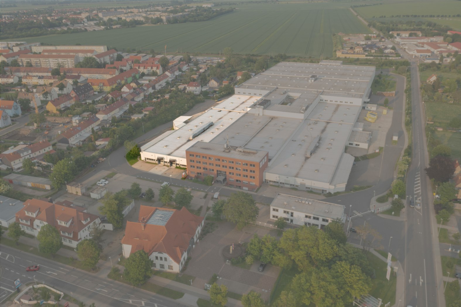 Ansicht Moderne Produktions- und Lagerhalle mit Rampenanlage im Gewerbestandort "Alte Ziegelei" Sömmerda