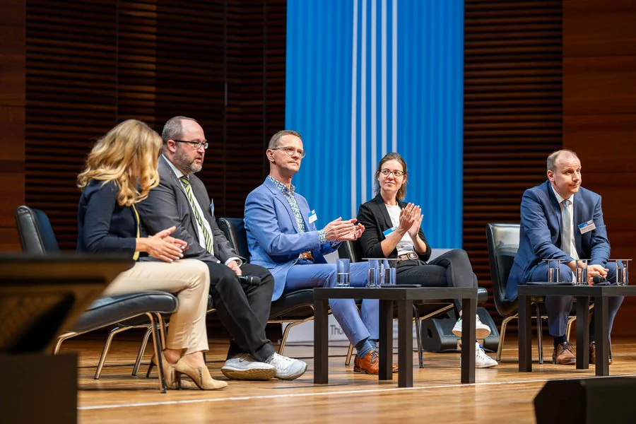 InnoCON Bildergalerie Foto einer Podiumsdiskussion von der Veranstaltung