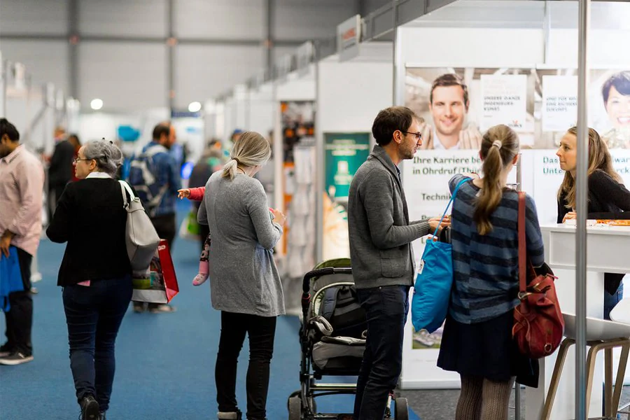 Aussteller-Vielfalt auf den academix-Messen Aussteller-Vielfalt auf den academix-Messen