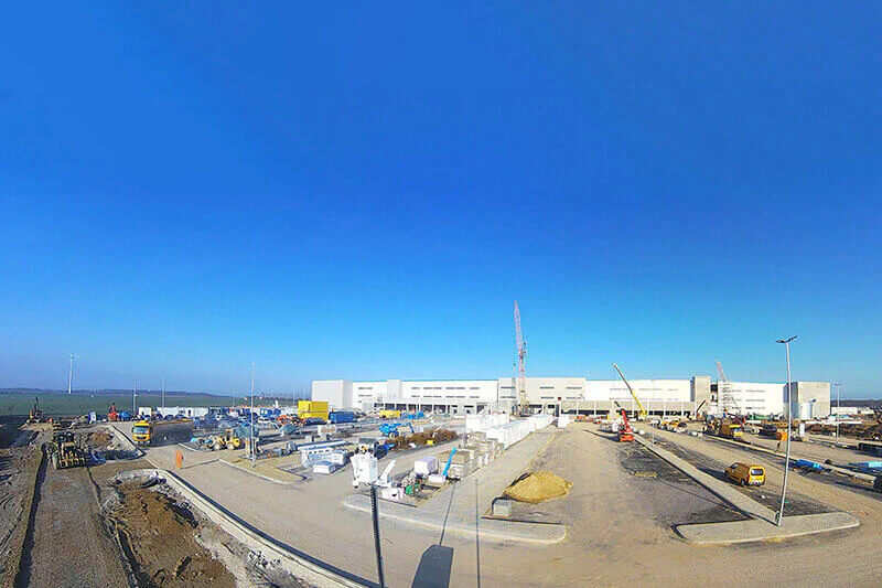 Rasanter Baufortschritt auf der Baustelle des Amazon Logistikzentrums. Bild: Amazon