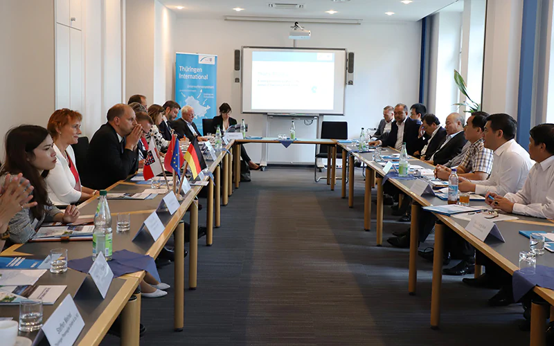Vietnamesiche Delegation aus Thai Binh besucht Thüringen. Bild: Phạm Văn Thắng (Đông Hà), Leiter des Büro der VNA in Berlin, Vietnamesische Nachrichtenagentur