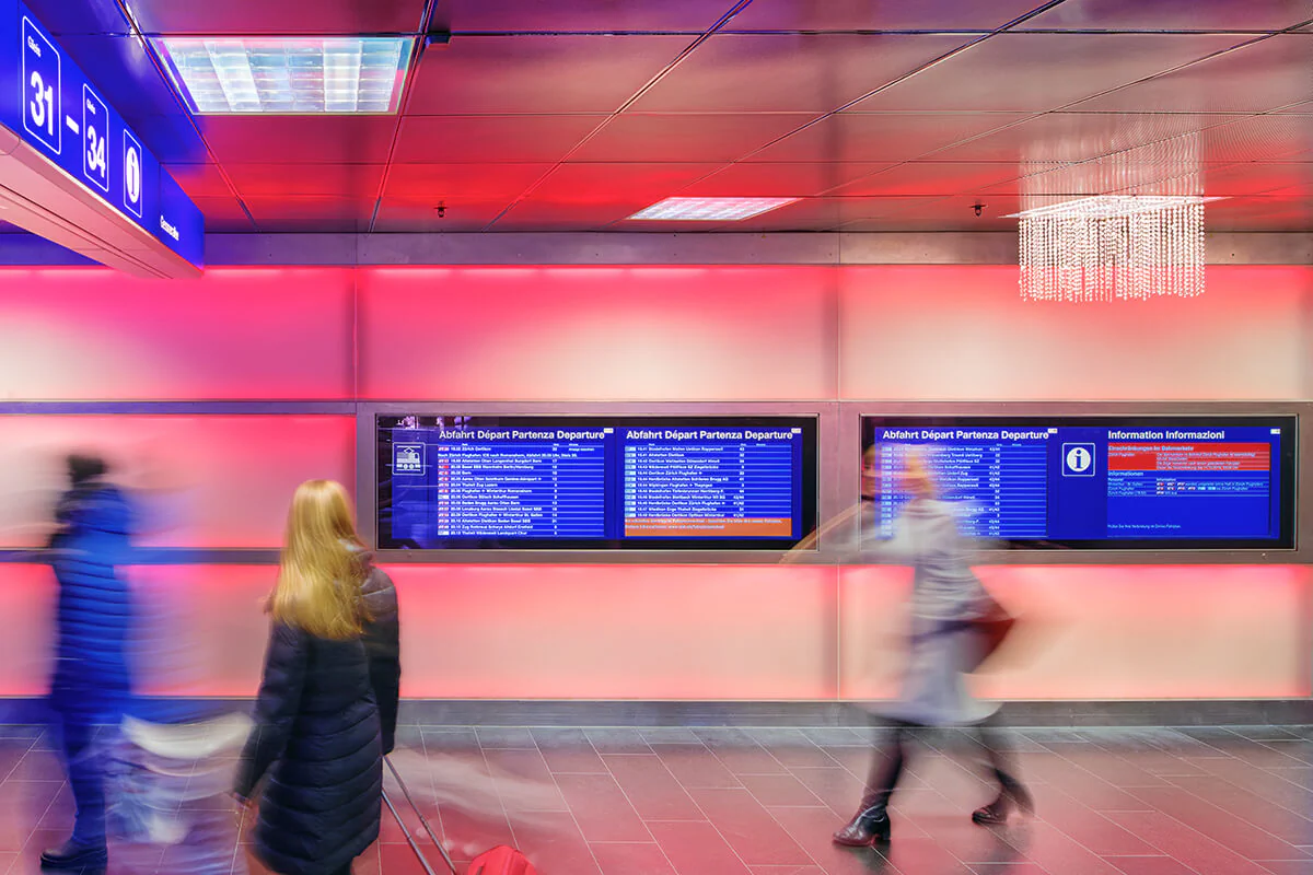 Auch bei der Schweizerischen Bundesbahn in Zürich werden die Anzeigetafeln aus Kölleda verwendet. Bild: Funkwerk Anzeigetafeln aus der Funkwerk AG aus Kölleda