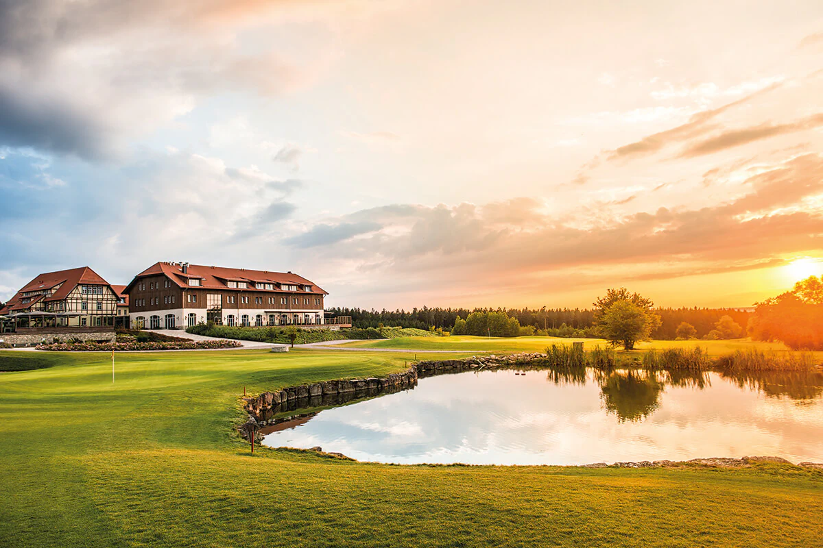 Das „Spa&GolfResort Weimarer Land“ in Blankenhain inmitten traumhafter Natur. Bild: Spa&GolfResort Spa&GolfResort Weimarer Land in Blankenhain
