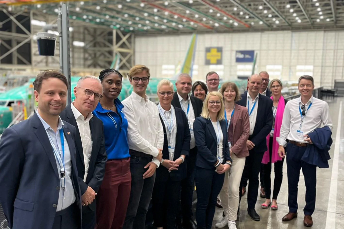 Bild: Boeing Eine Unternehmerdelegation beim Firmenbesuch bei Boeing.