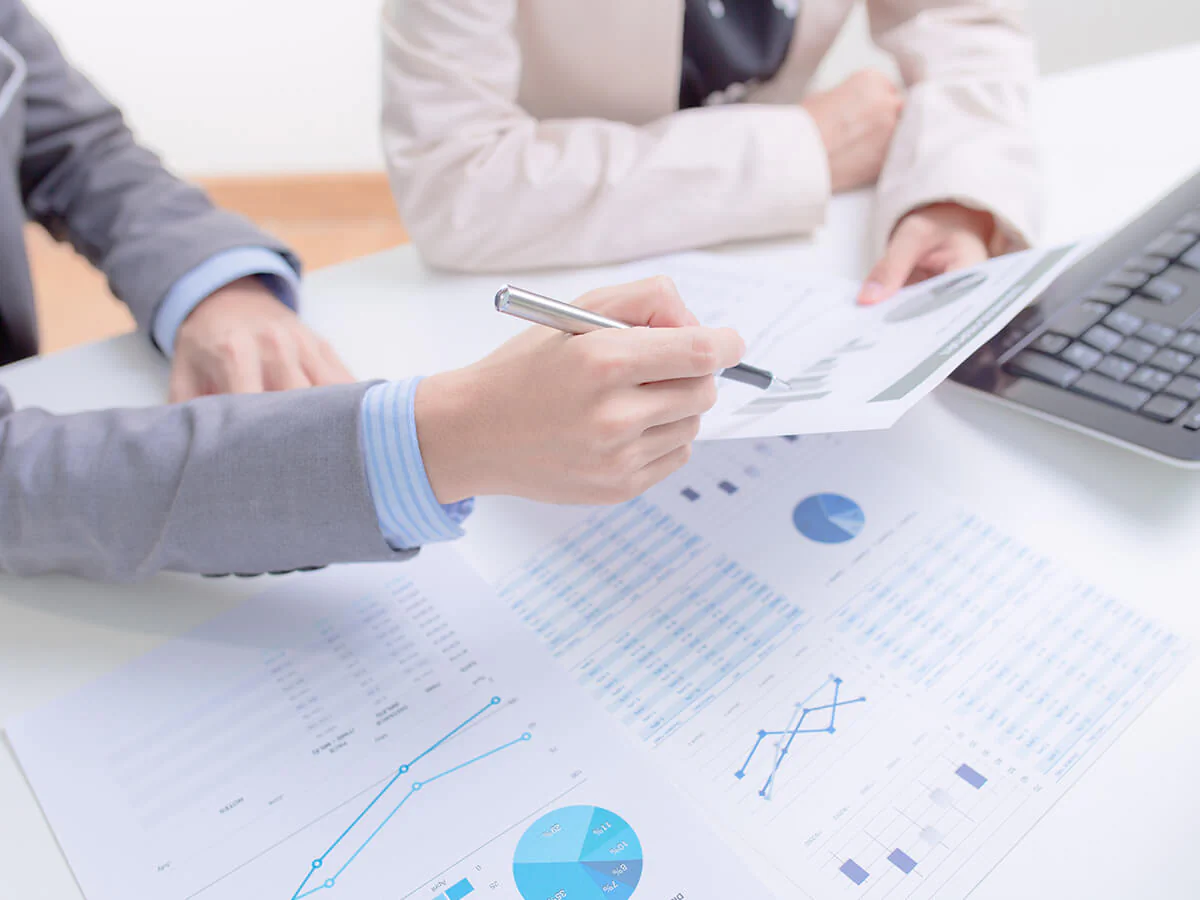 Bildbeschreibung / description: Geschäftsbericht