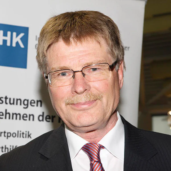 Dr. Ralf-Uwe Bauer Dr. Ralf-Uwe Bauer